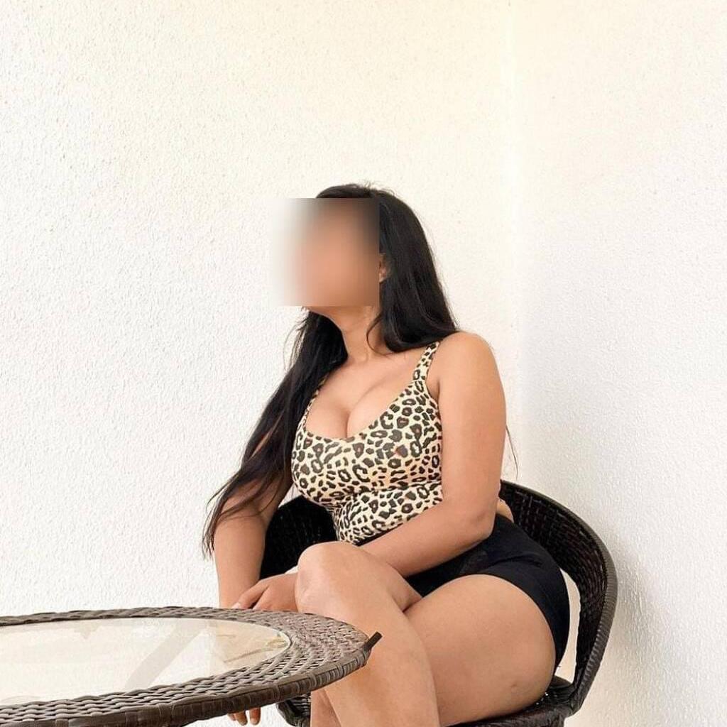 Komal is Female Escorts. | Winnipeg | Manitoba | Canada | canadatopescorts.com 