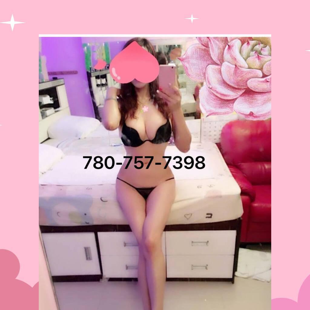 10028 82 Ave Nw Edmonton is Female Escorts. | Edmonton | Alberta | Canada | canadatopescorts.com 