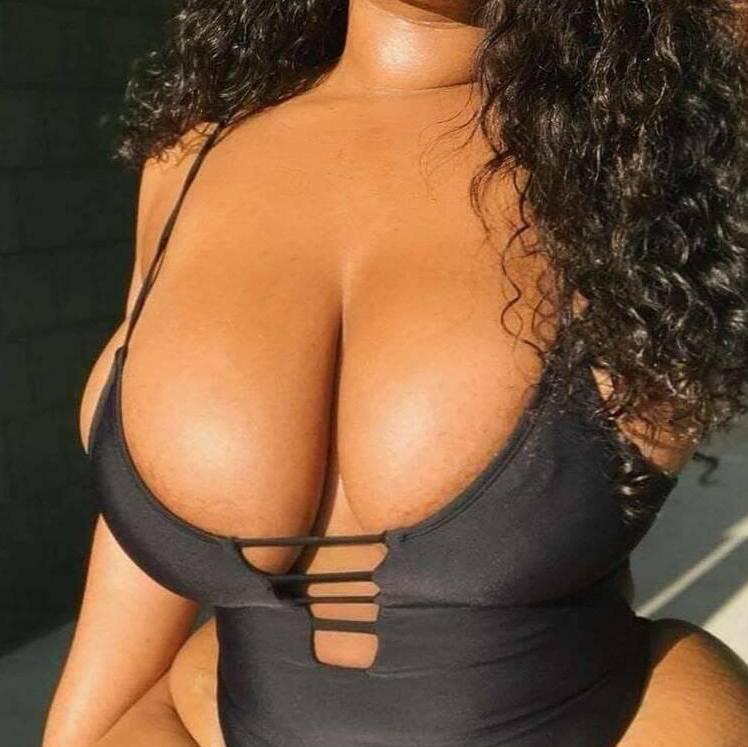HIRING is Female Escorts. | Calgary | Alberta | Canada | canadatopescorts.com 