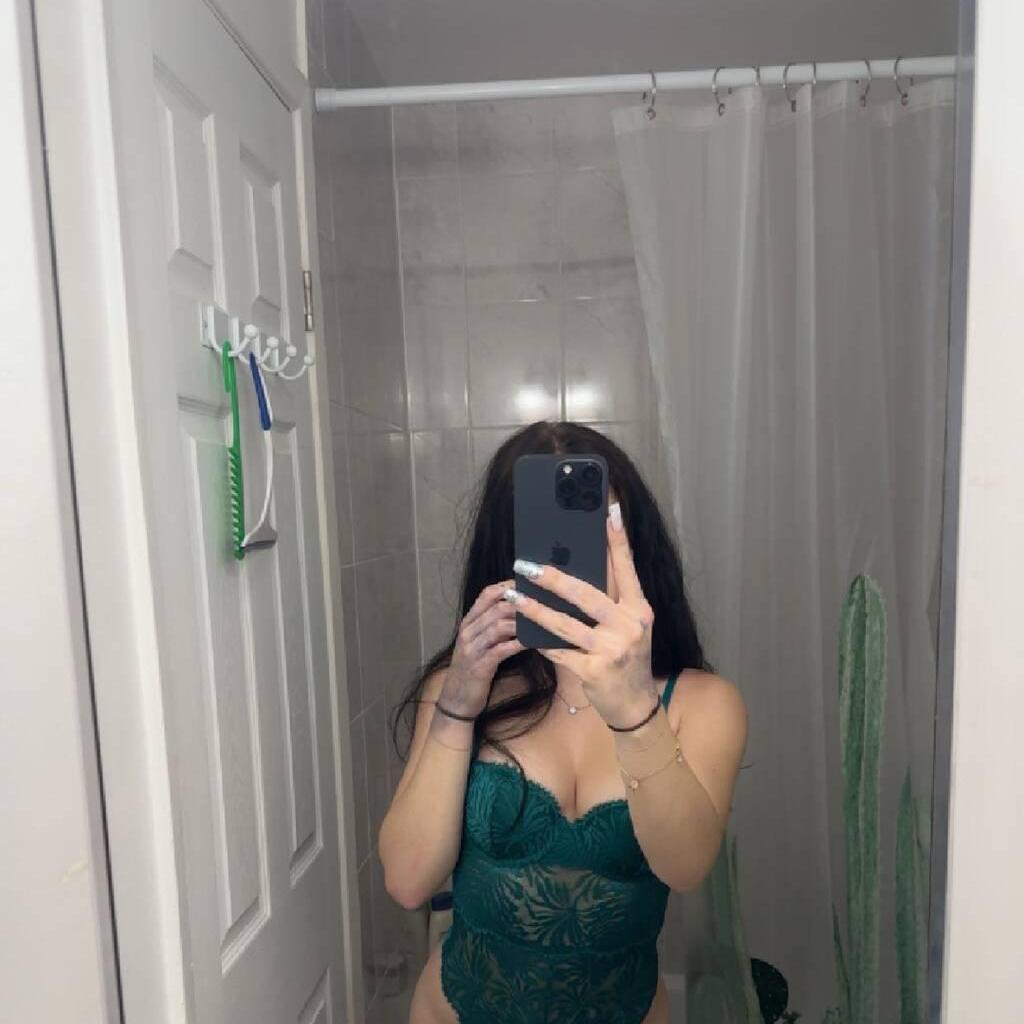 Ivy is Female Escorts. | Barrie | Ontario | Canada | canadatopescorts.com 