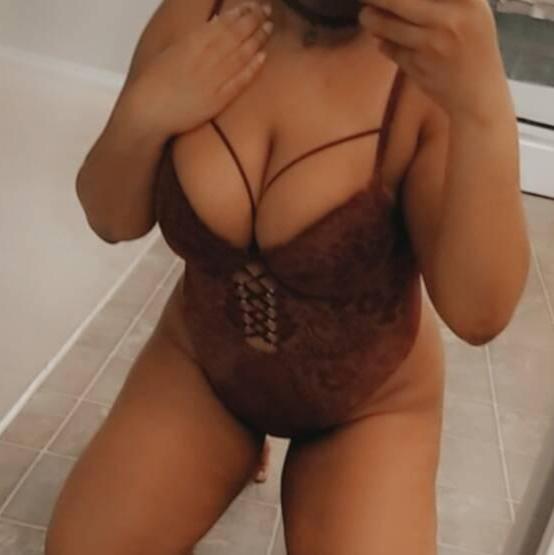 April is Female Escorts. | Edmonton | Alberta | Canada | canadatopescorts.com 