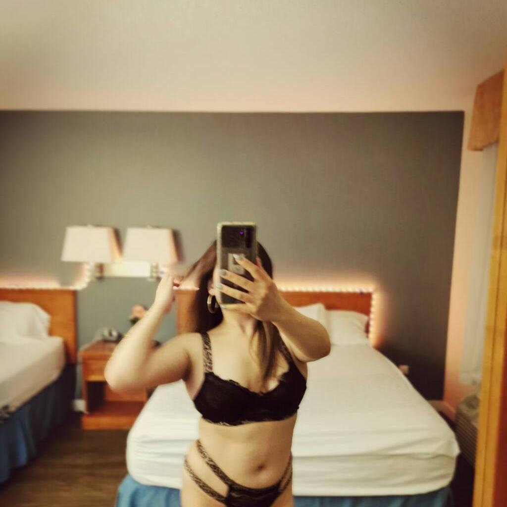 Camilla Filipina is Female Escorts. | Calgary | Alberta | Canada | canadatopescorts.com 