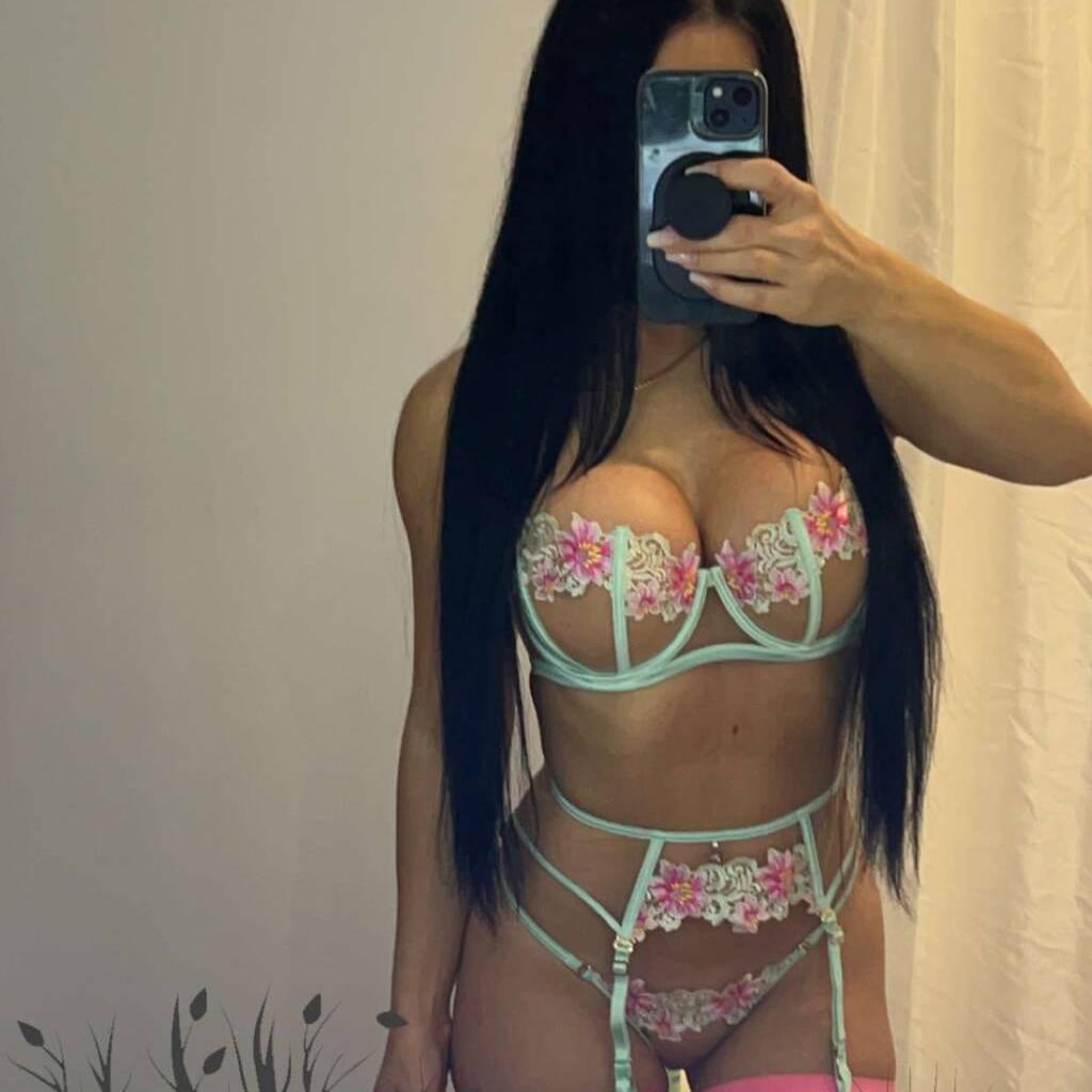 K e i s s y is Female Escorts. | Grande Prairie | Alberta | Canada | canadatopescorts.com 