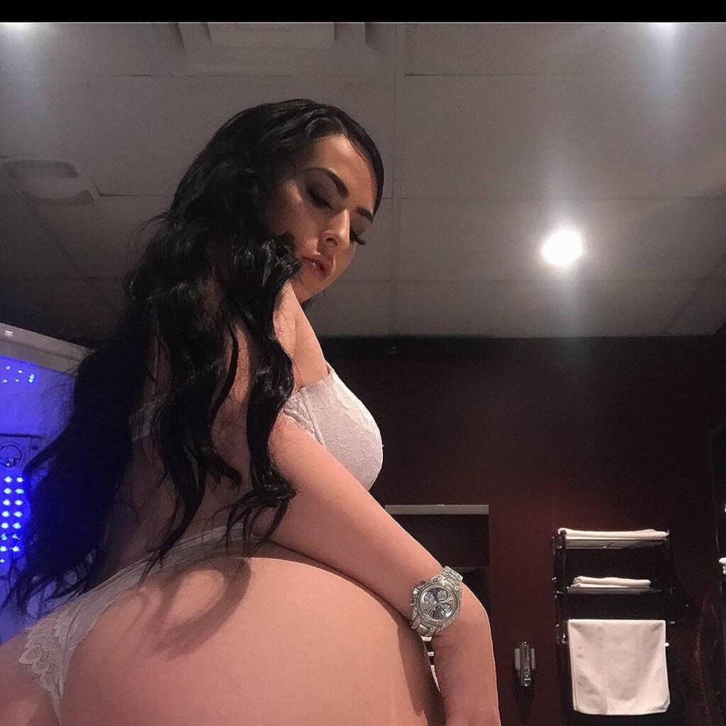 Twitter @Valentinasnowxo is Female Escorts. | Edmonton | Alberta | Canada | canadatopescorts.com 