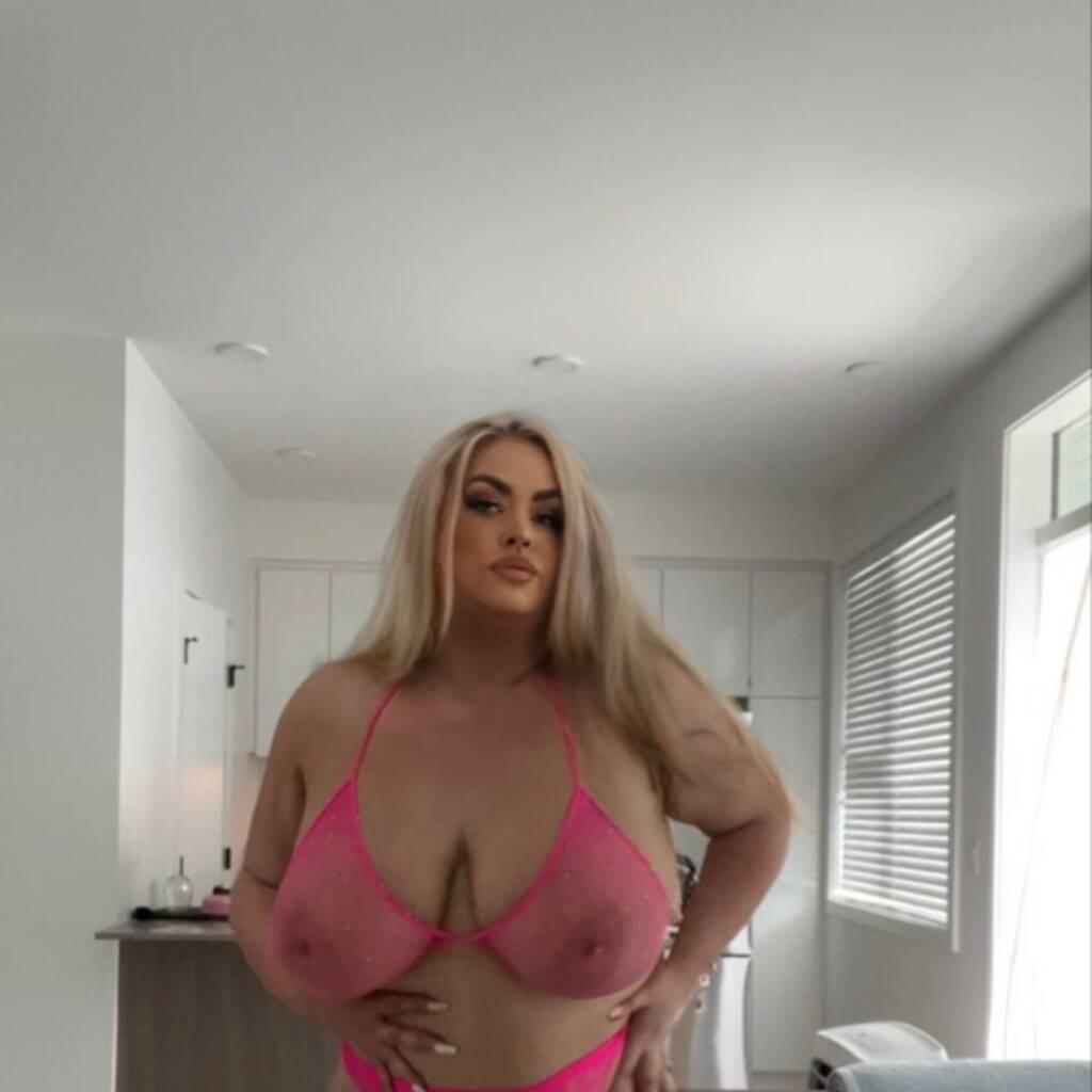 Tiffany Fox is Female Escorts. | Abbotsford | British Columbia | Canada | canadatopescorts.com 