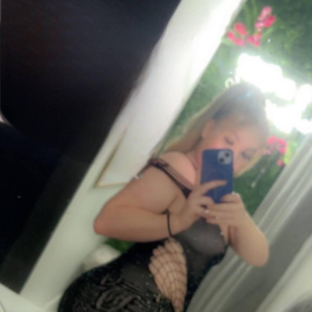 Alexia is Female Escorts. | Hamilton | Ontario | Canada | canadatopescorts.com 