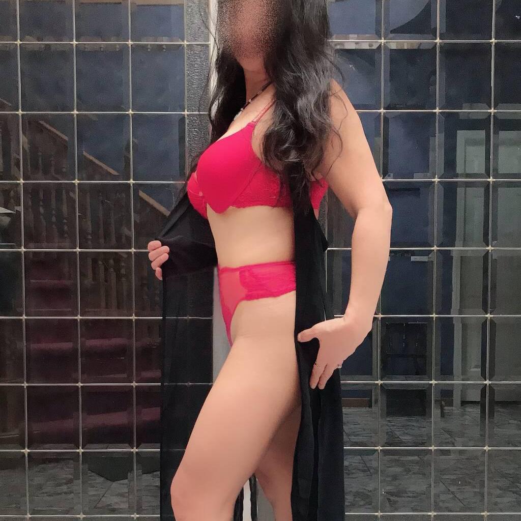 Riza is Female Escorts. | Vancouver | British Columbia | Canada | canadatopescorts.com 