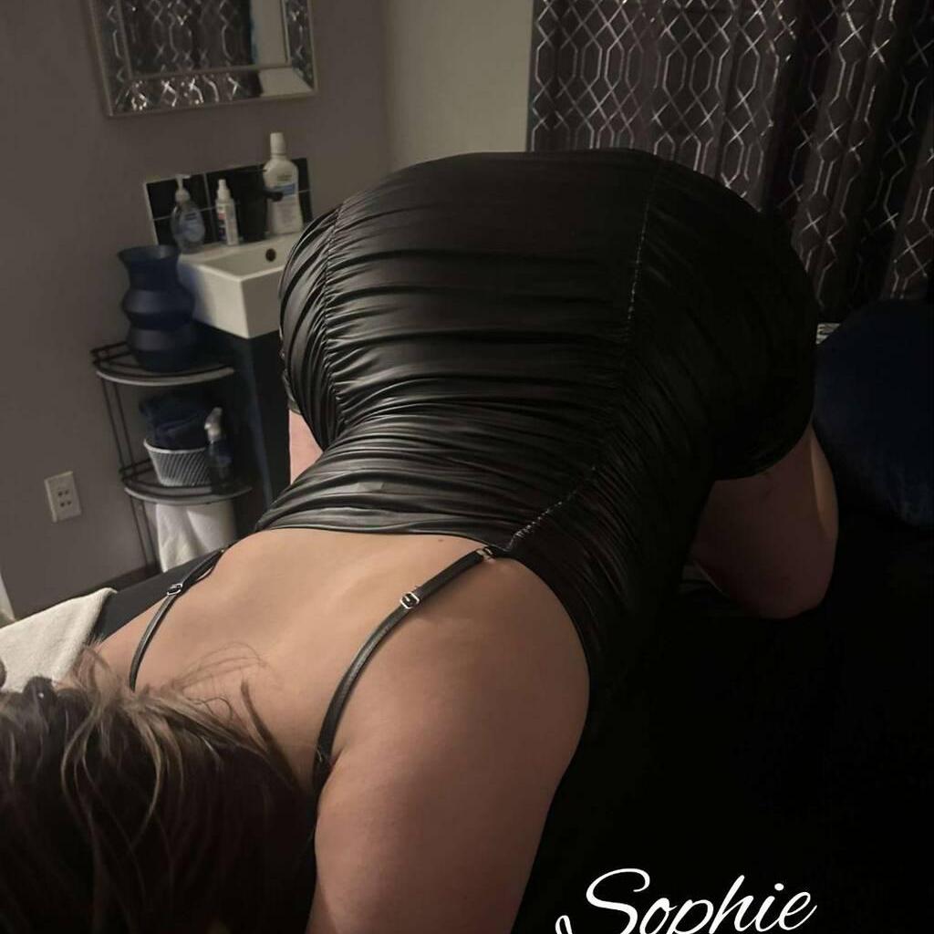 Sophie is Female Escorts. | Calgary | Alberta | Canada | canadatopescorts.com 