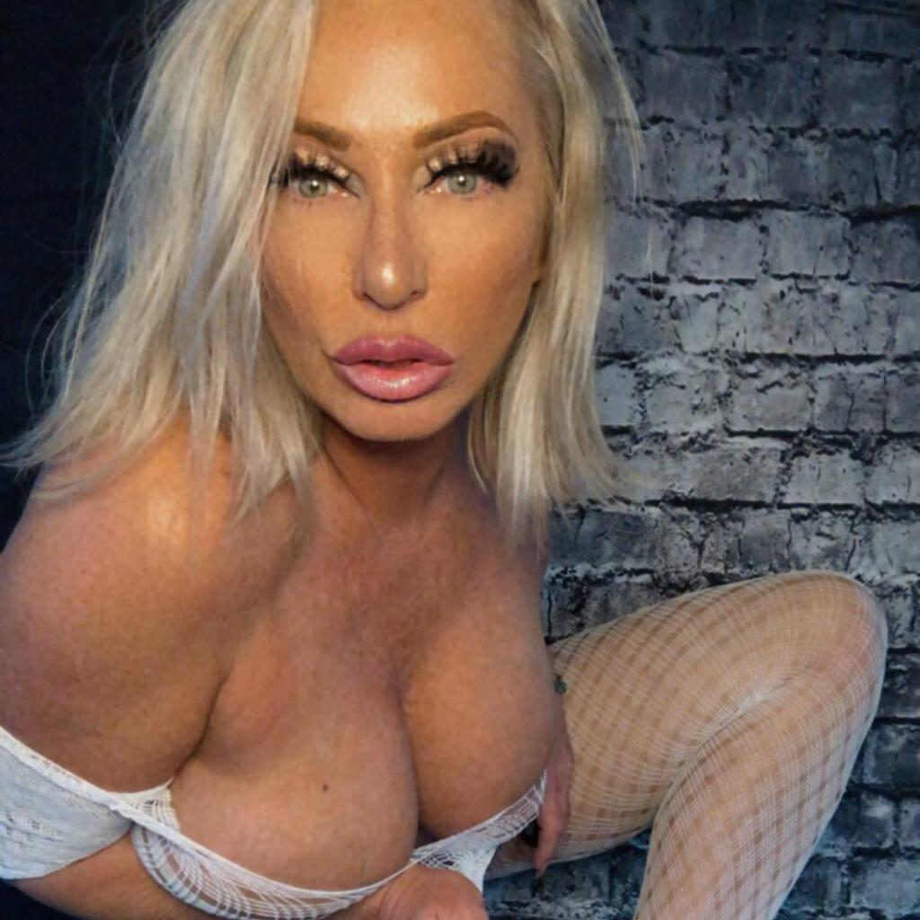 SEXY JACKY reçois à Laval is Female Escorts. | Montreal | Quebec | Canada | canadatopescorts.com 