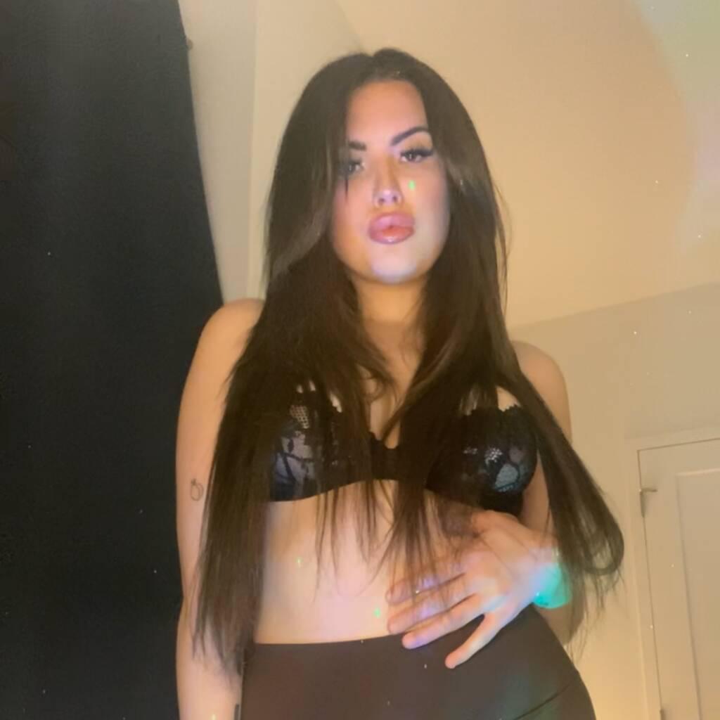 Elena is Female Escorts. | Quebec City | Quebec | Canada | canadatopescorts.com 
