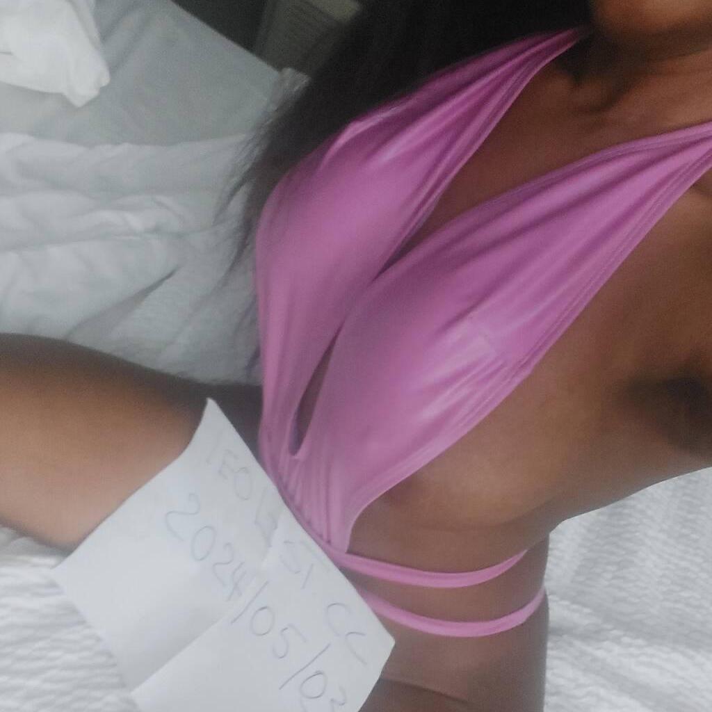 Nina is Female Escorts. | Regina | Saskatchewan | Canada | canadatopescorts.com 