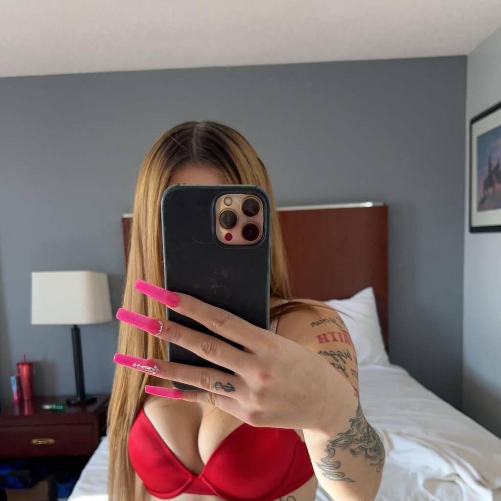 loren is Female Escorts. | Kitchener | Ontario | Canada | canadatopescorts.com 