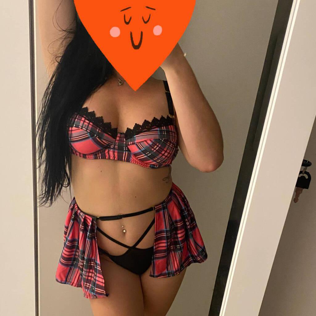 Mia Rose is Female Escorts. | windsor | Ontario | Canada | canadatopescorts.com 