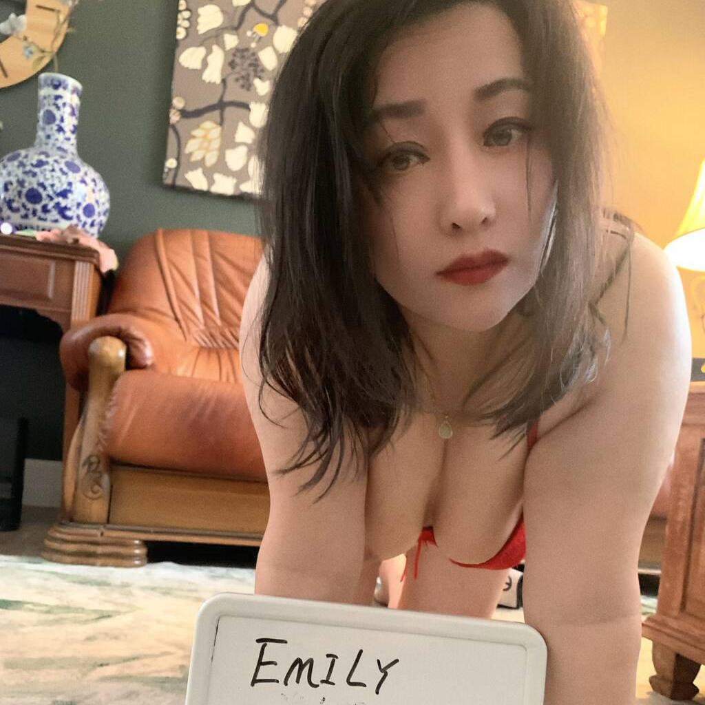 Emily is Female Escorts. | Montreal | Quebec | Canada | canadatopescorts.com 