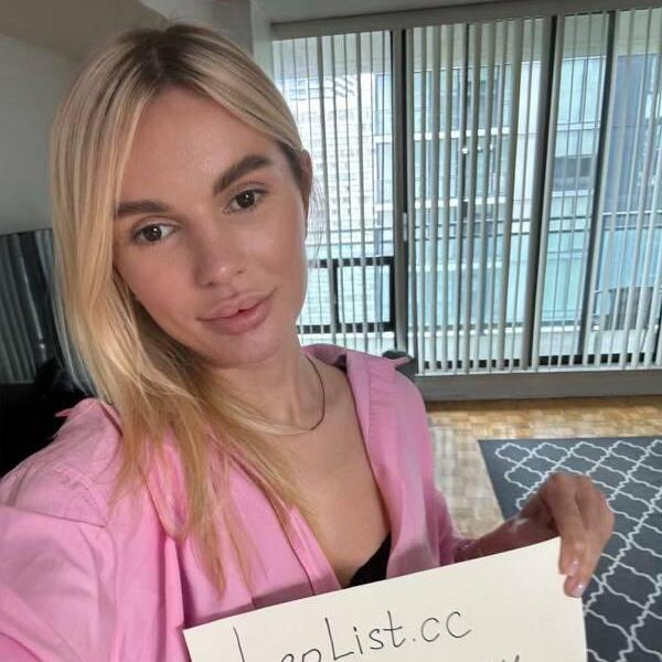 LINDA is Female Escorts. | Toronto | Ontario | Canada | canadatopescorts.com 