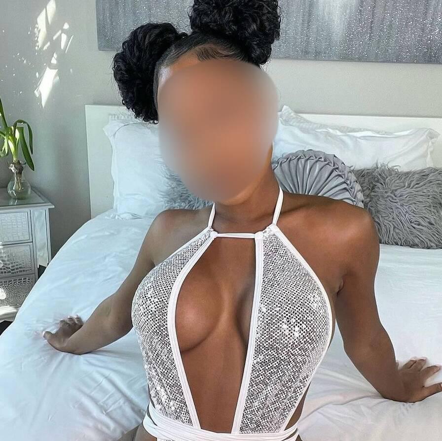 Kellyy is Female Escorts. | Barrie | Ontario | Canada | canadatopescorts.com 