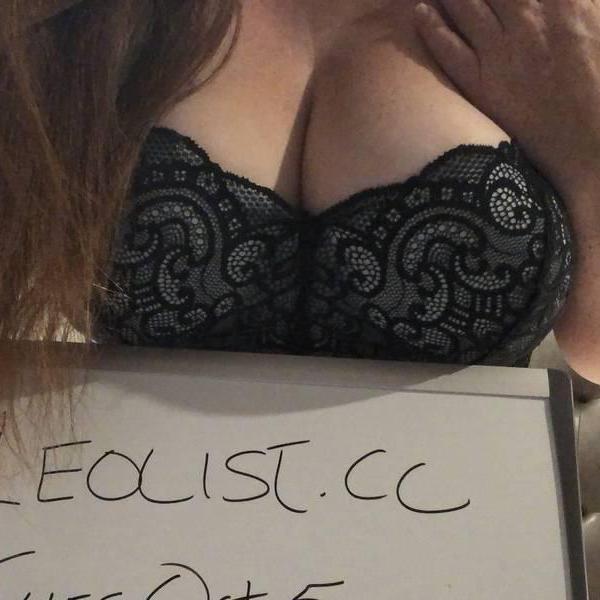 Molly is Female Escorts. | Hamilton | Ontario | Canada | canadatopescorts.com 