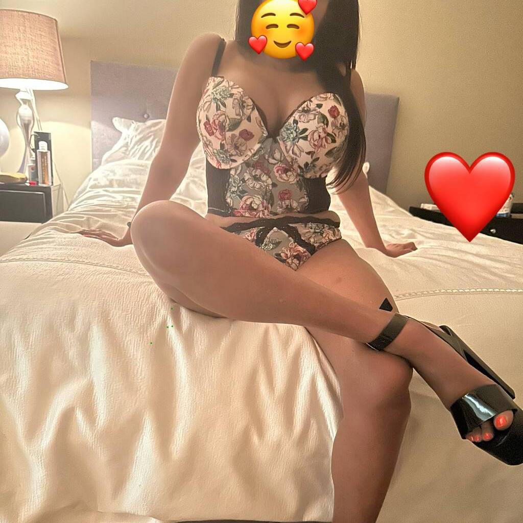 Sara is Female Escorts. | Edmonton | Alberta | Canada | canadatopescorts.com 