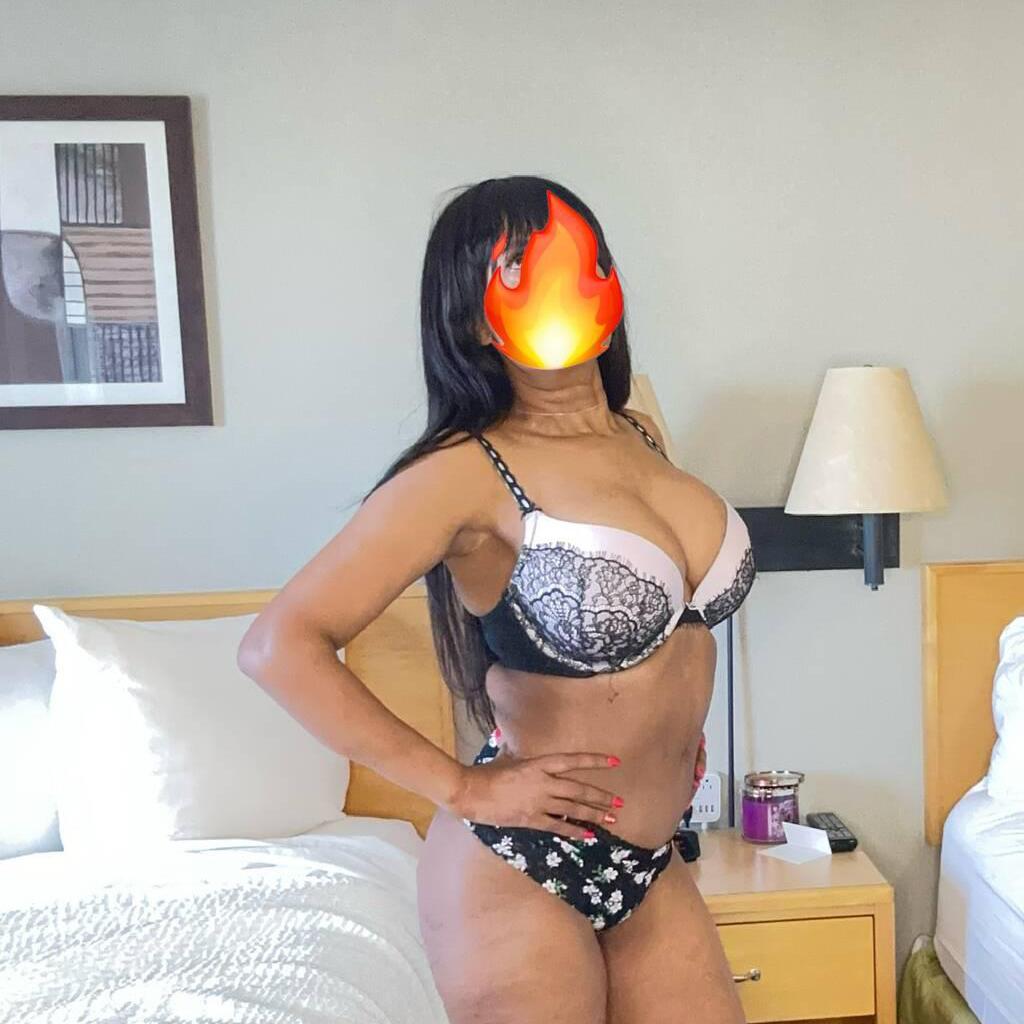 Sara is Female Escorts. | Edmonton | Alberta | Canada | canadatopescorts.com 