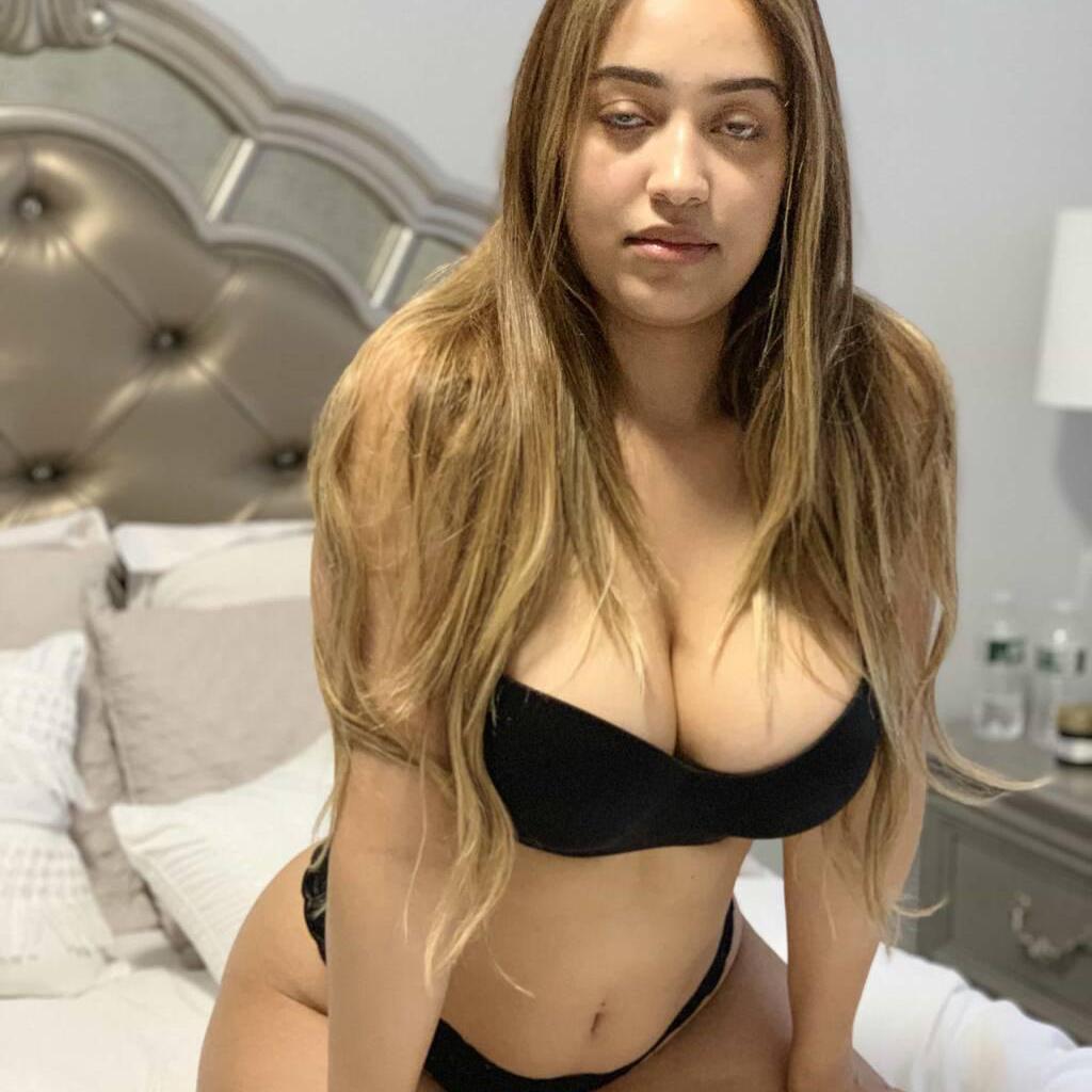 Priyanka whatsapp me now is Female Escorts. | Toronto | Ontario | Canada | canadatopescorts.com 