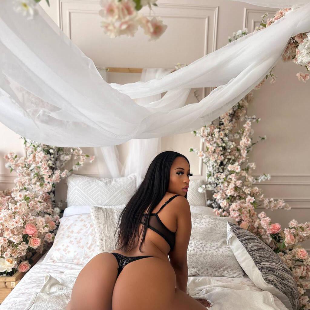 Kylie is Female Escorts. | Vancouver | British Columbia | Canada | canadatopescorts.com 