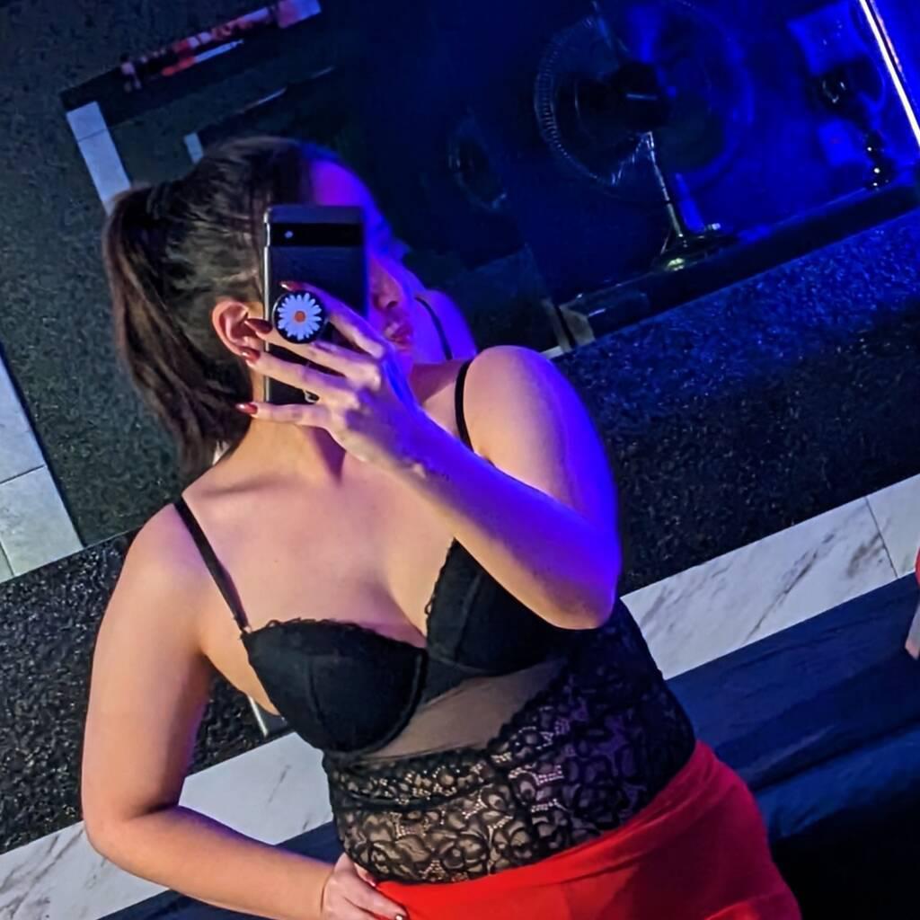 • QUEEN LUUNA • is Female Escorts. | Lethbridge | Alberta | Canada | canadatopescorts.com 