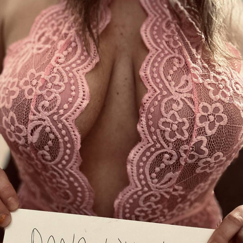 Dana Lynn is Female Escorts. | Kelowna | British Columbia | Canada | canadatopescorts.com 