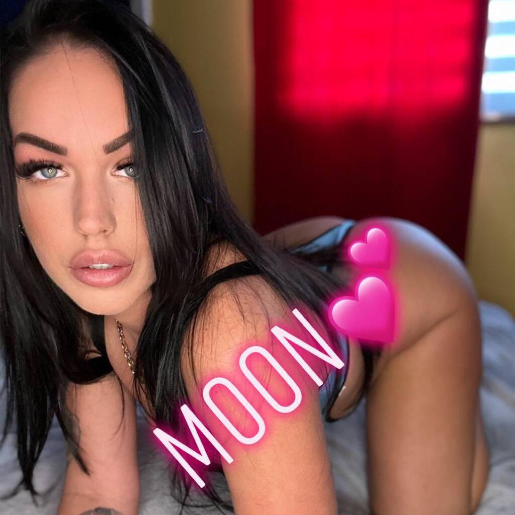 Moon is Female Escorts. | Toronto | Ontario | Canada | canadatopescorts.com 