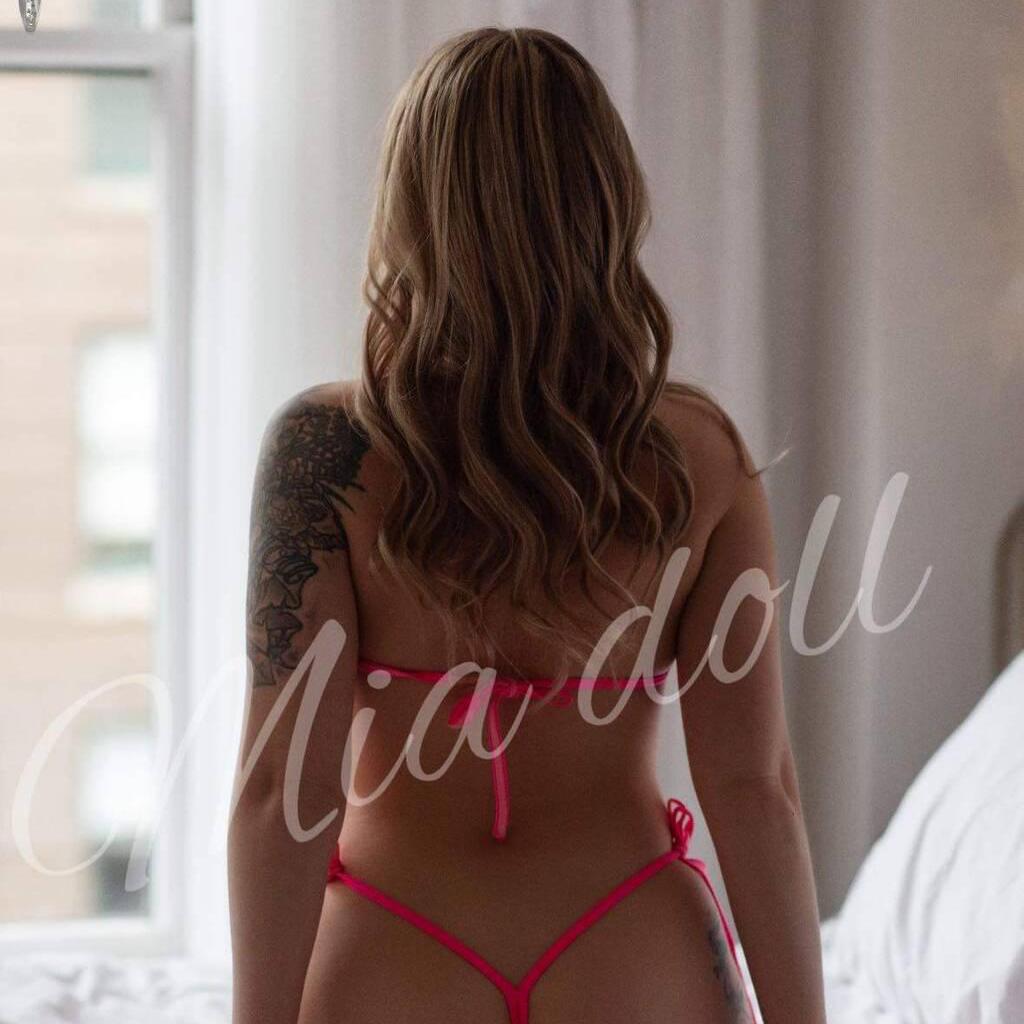 Mia is Female Escorts. | Winnipeg | Manitoba | Canada | canadatopescorts.com 