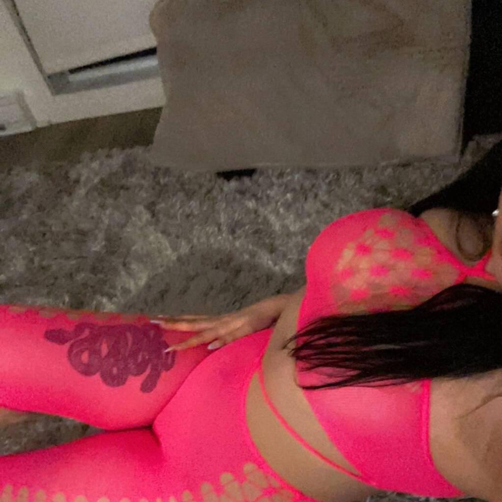 Kylie is Female Escorts. | Hamilton | Ontario | Canada | canadatopescorts.com 