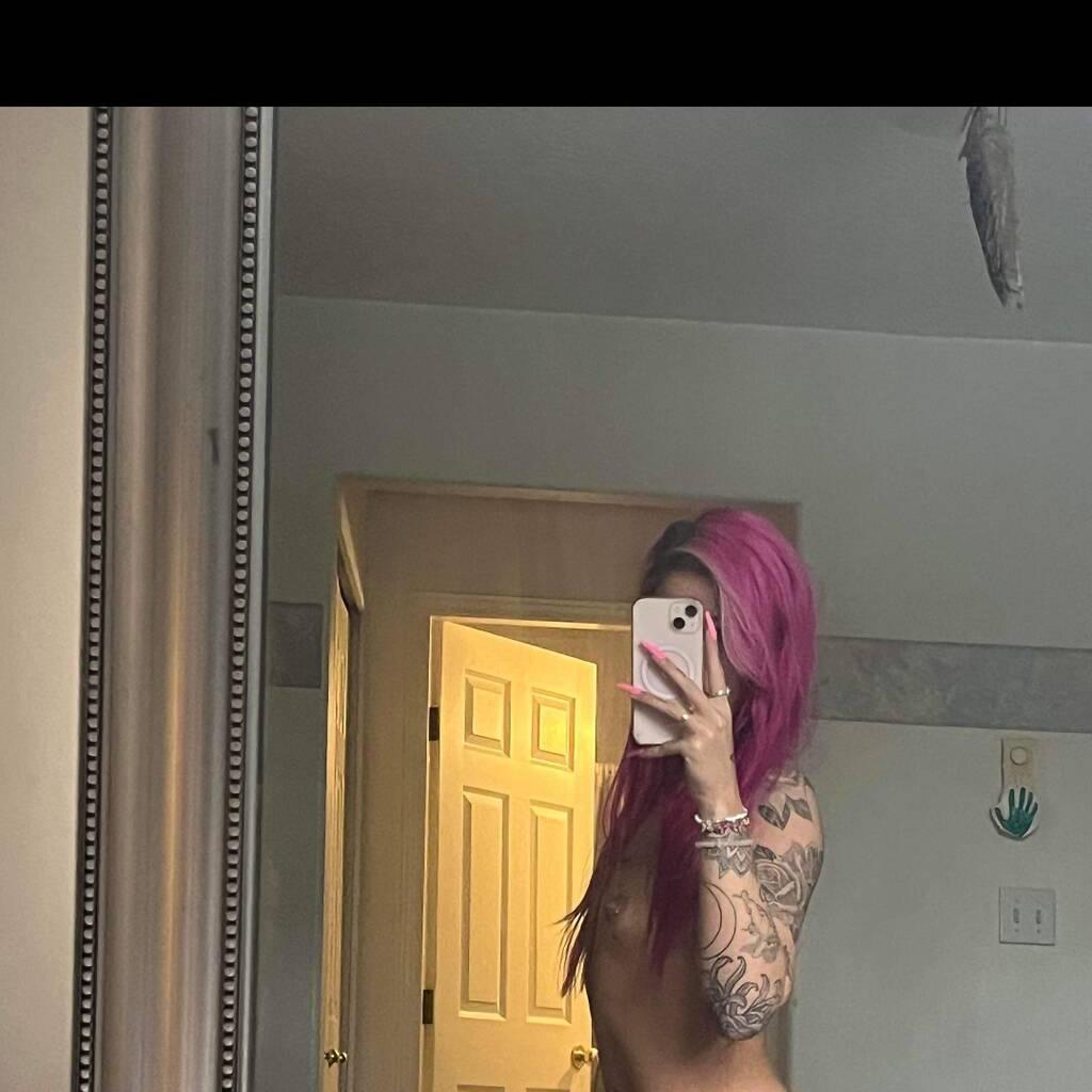 Chanel is Female Escorts. | Kelowna | British Columbia | Canada | canadatopescorts.com 