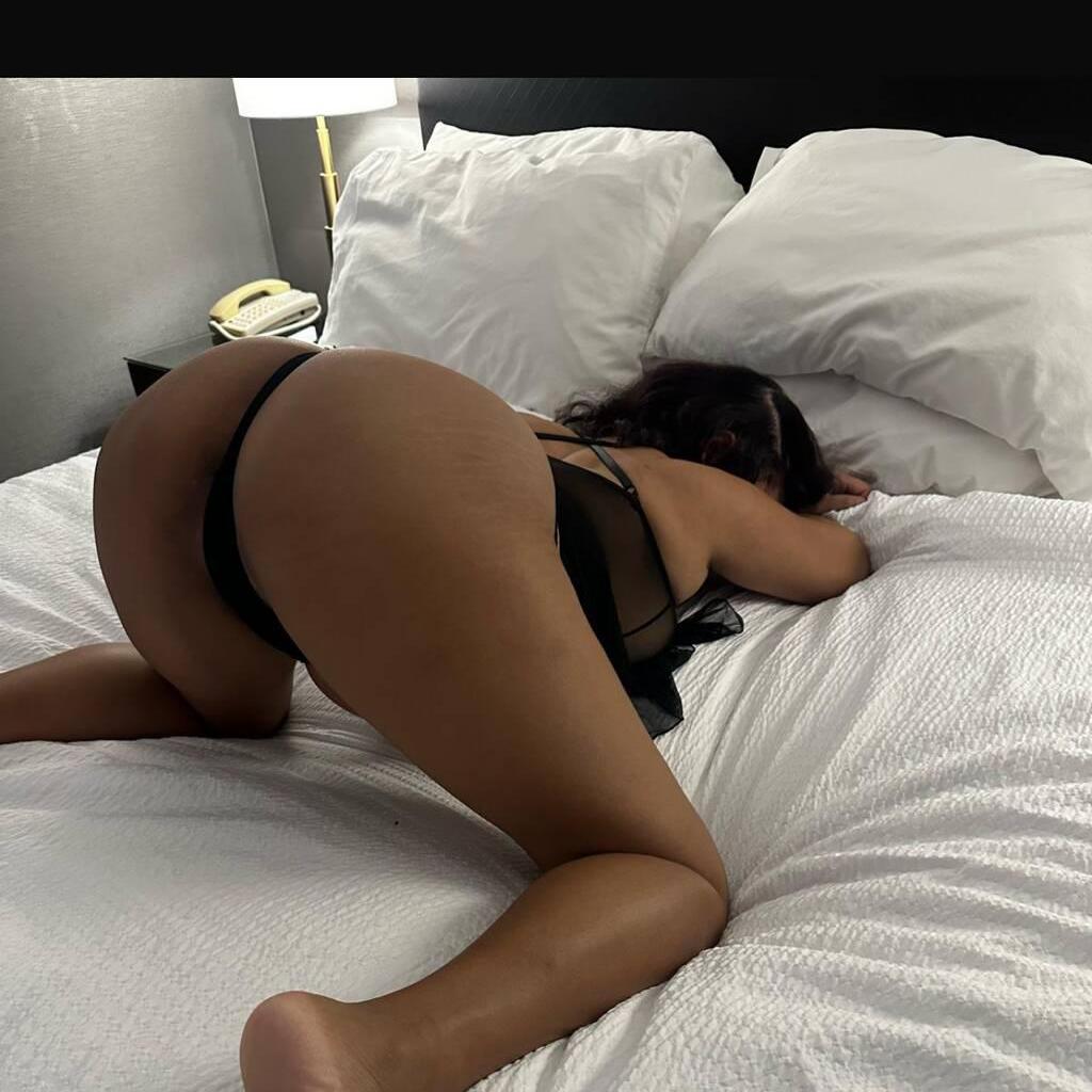 Coco is Female Escorts. | Toronto | Ontario | Canada | canadatopescorts.com 