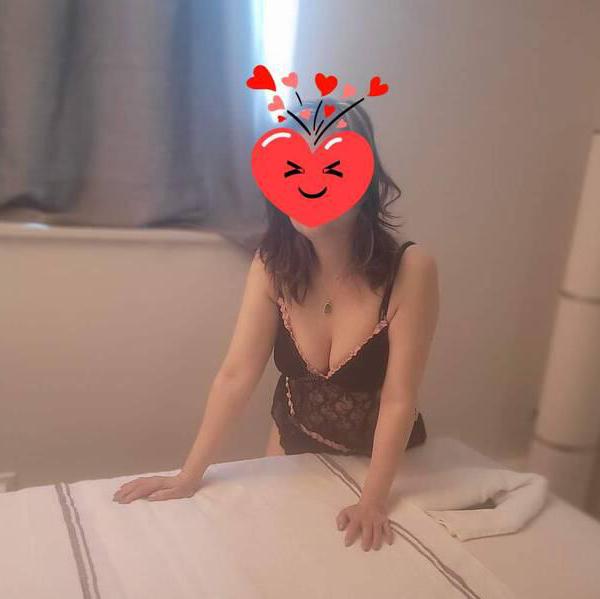 Mona is Female Escorts. | Toronto | Ontario | Canada | canadatopescorts.com 