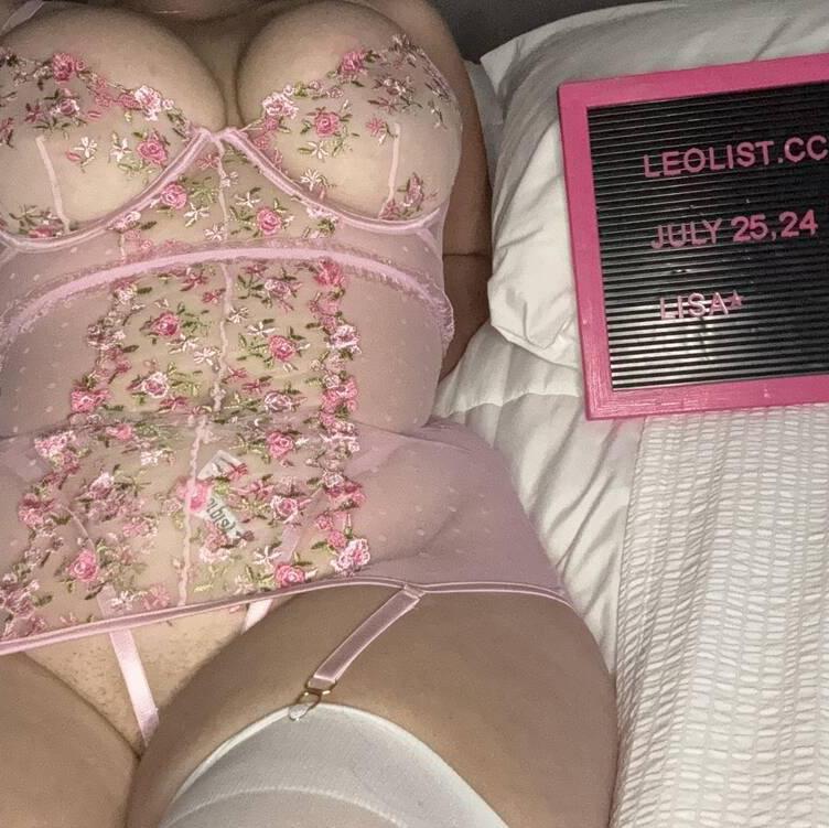 Lisa is Female Escorts. | Sarnia | Ontario | Canada | canadatopescorts.com 