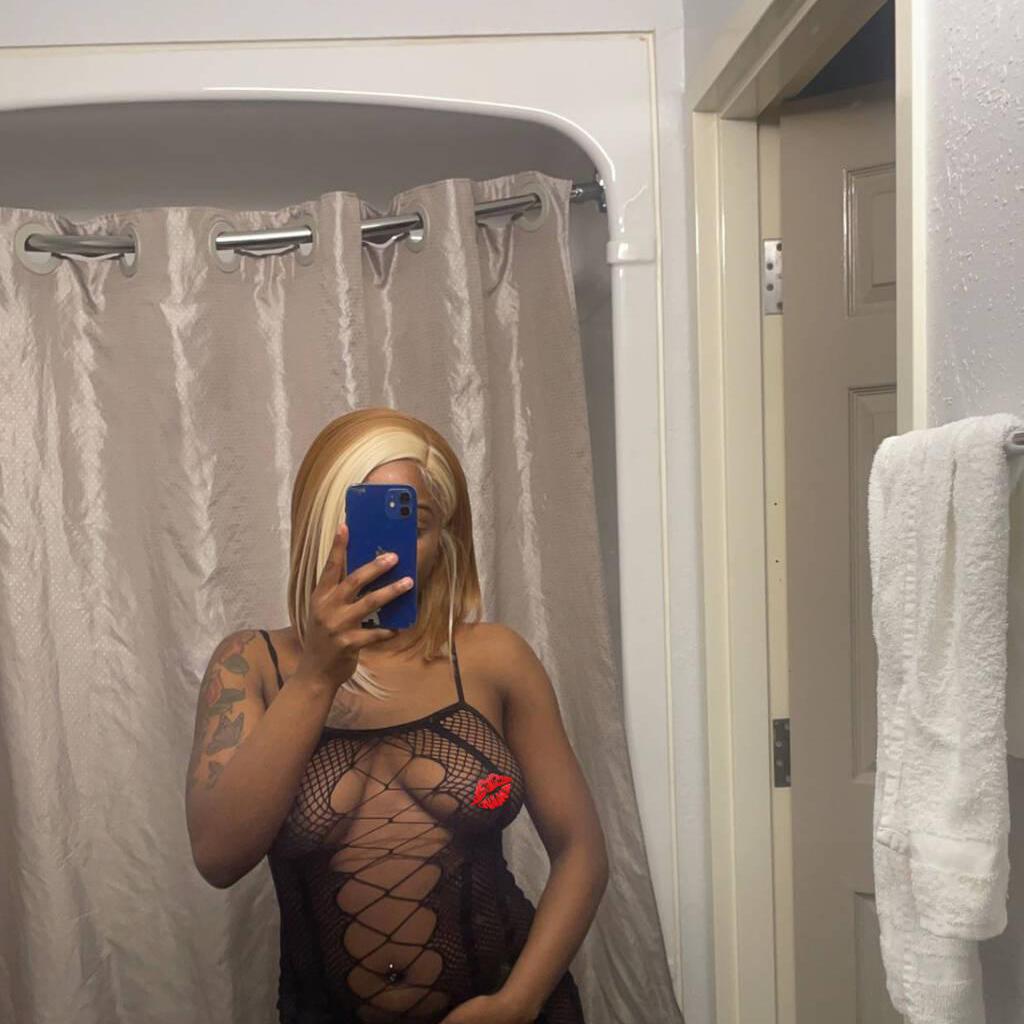 Stacy is Female Escorts. | Edmonton | Alberta | Canada | canadatopescorts.com 