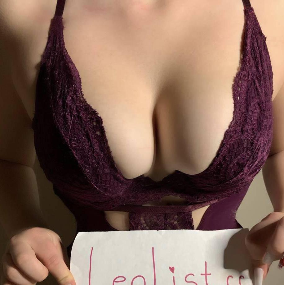 Lily is Female Escorts. | Niagara | Ontario | Canada | canadatopescorts.com 