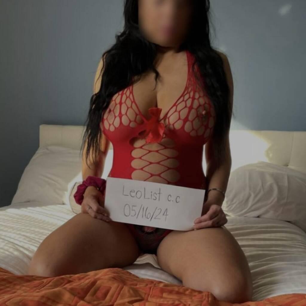 Laura is Female Escorts. | Kitchener | Ontario | Canada | canadatopescorts.com 