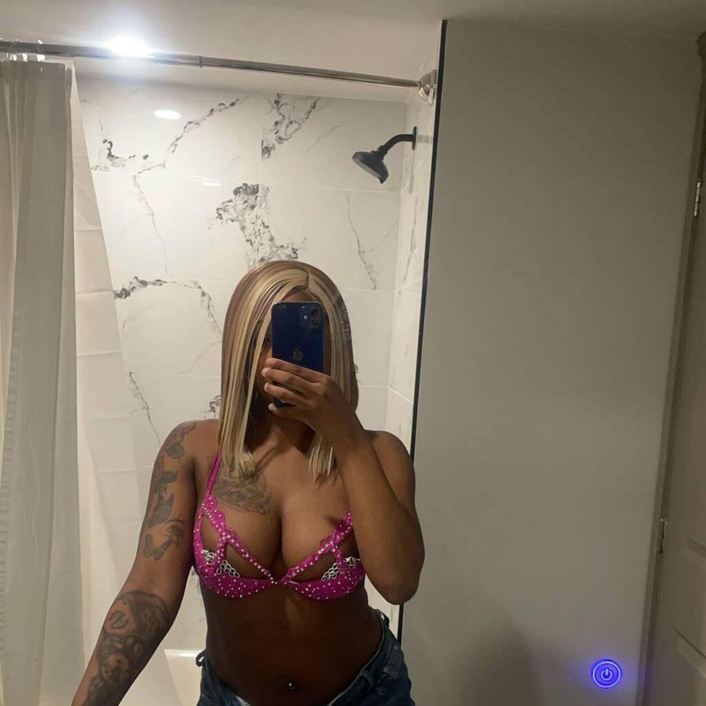 Stacy is Female Escorts. | Niagara | Ontario | Canada | canadatopescorts.com 