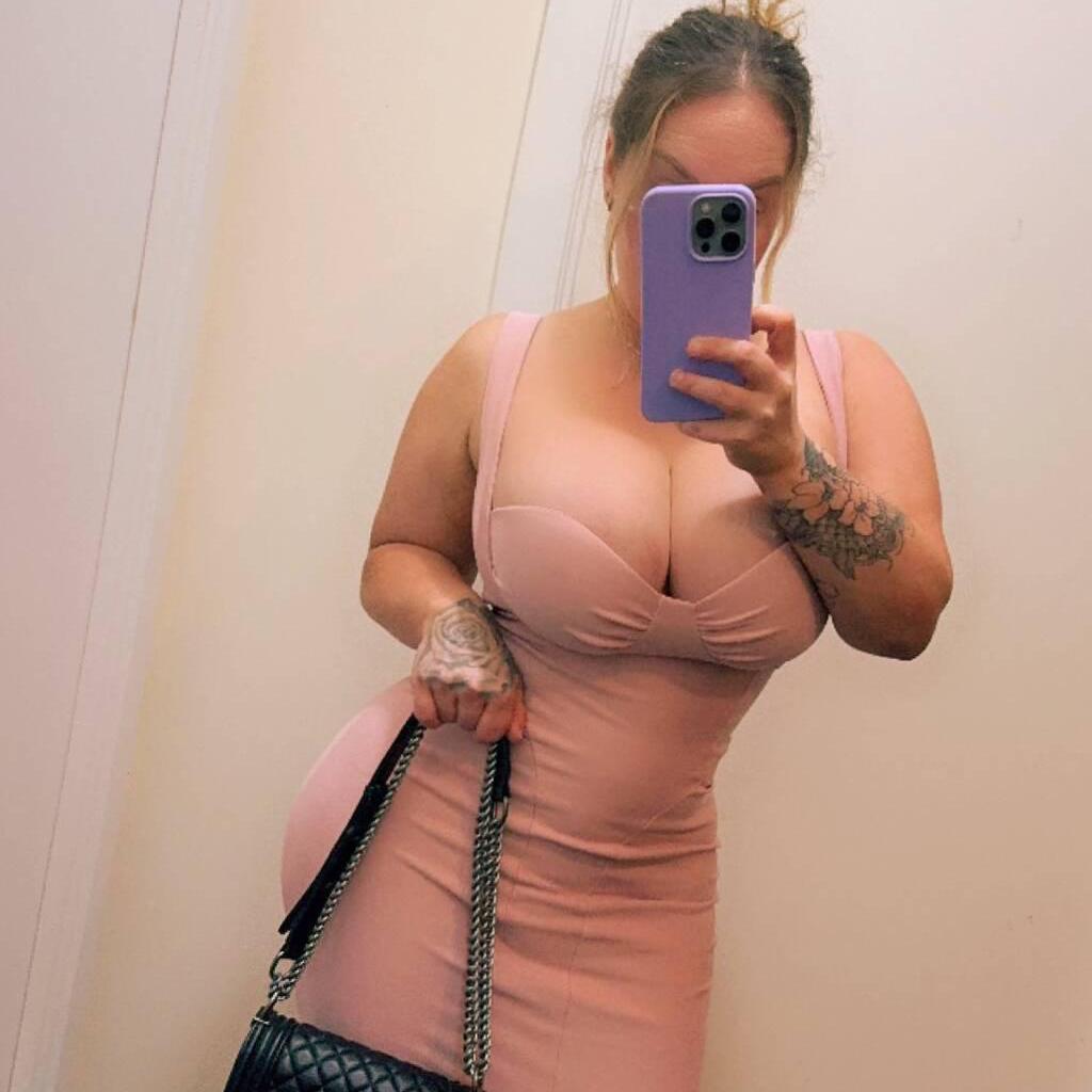 Kaylee is Female Escorts. | Toronto | Ontario | Canada | canadatopescorts.com 