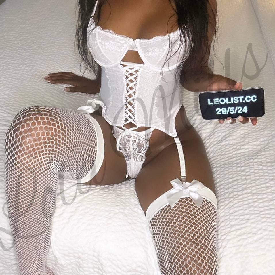 Lola Mills is Female Escorts. | Barrie | Ontario | Canada | canadatopescorts.com 