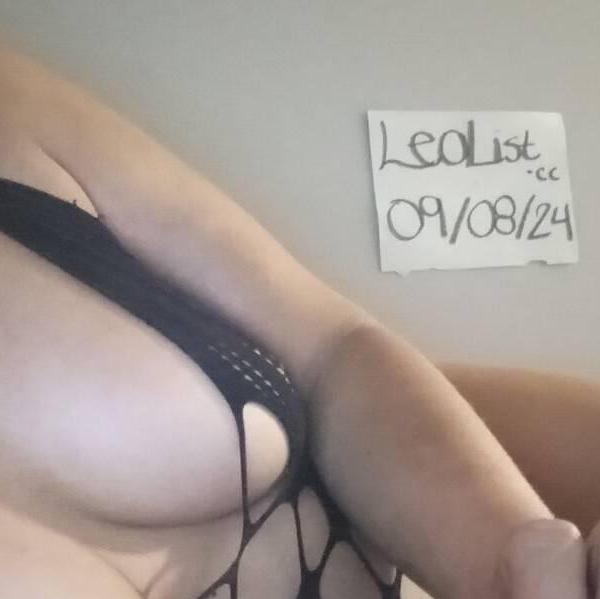 Julia is Female Escorts. | Barrie | Ontario | Canada | canadatopescorts.com 