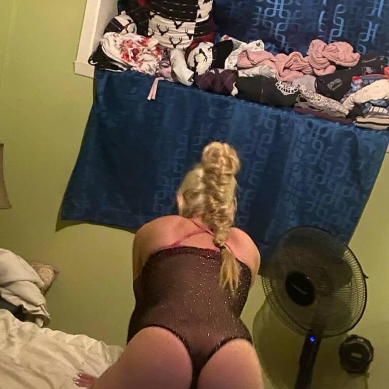 Petite ****** is Female Escorts. | Quebec City | Quebec | Canada | canadatopescorts.com 