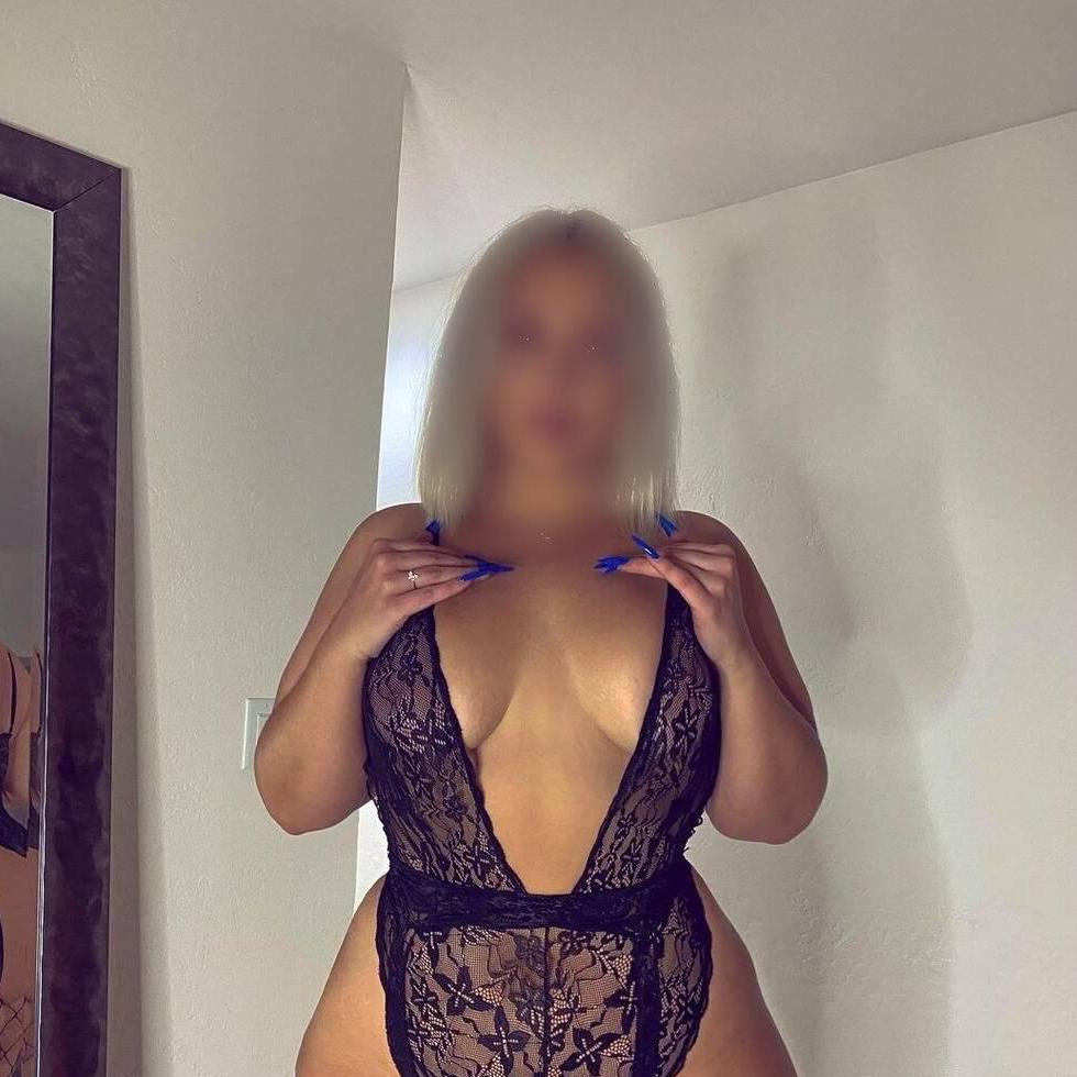 Sara is Female Escorts. | Toronto | Ontario | Canada | canadatopescorts.com 