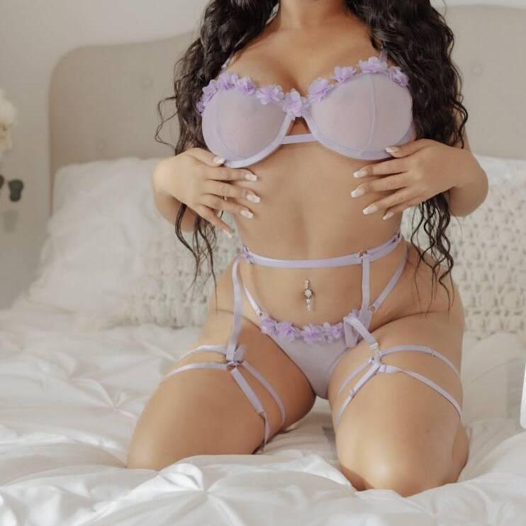 Shizaa is Female Escorts. | Vancouver | British Columbia | Canada | canadatopescorts.com 