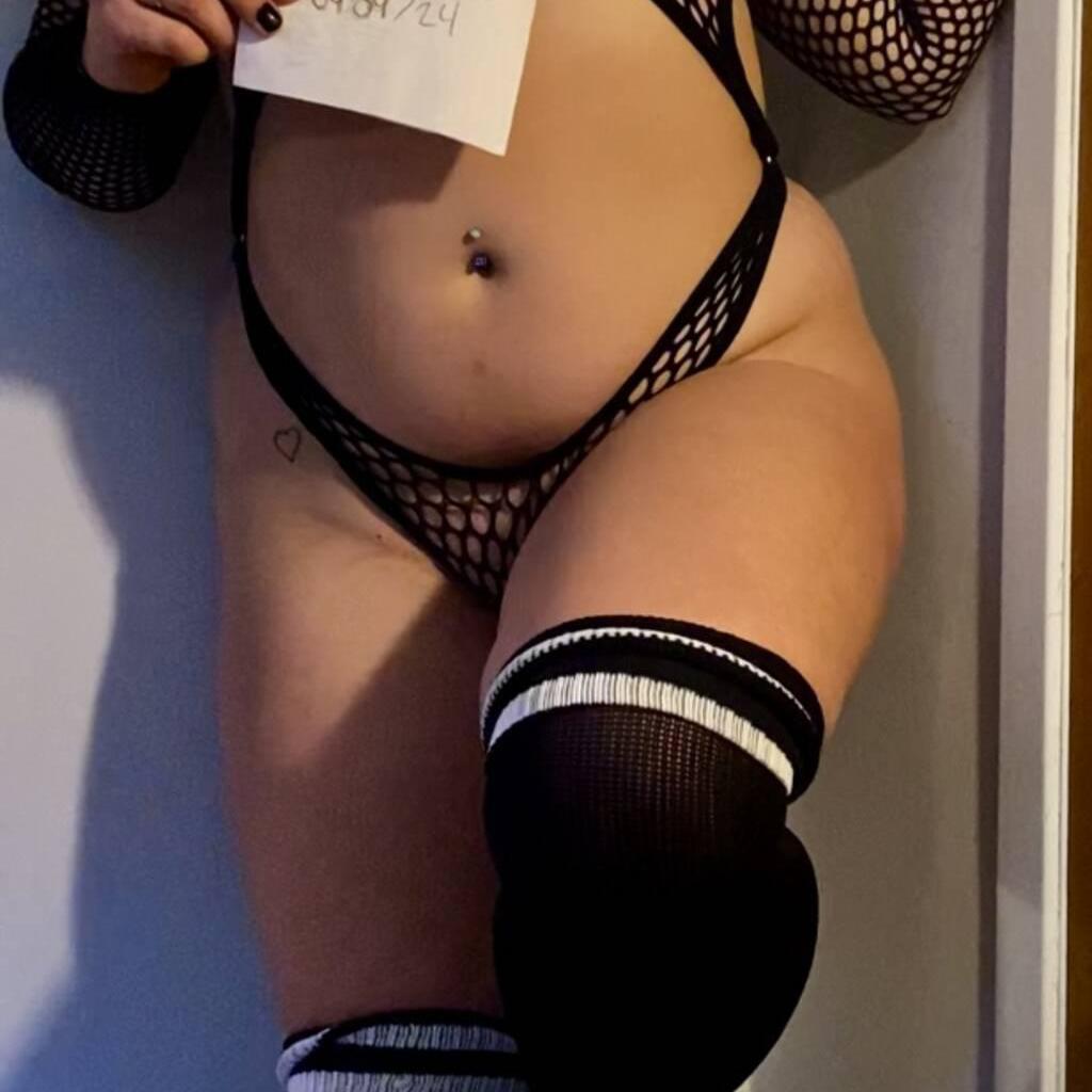 Carrie is Female Escorts. | Owen Sound | Ontario | Canada | canadatopescorts.com 