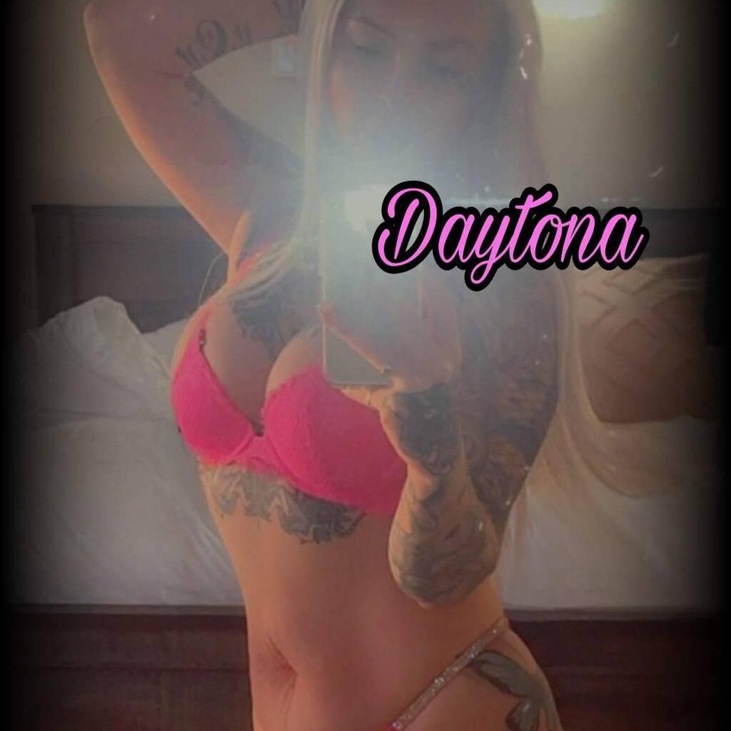 Daytona is Female Escorts. | Calgary | Alberta | Canada | canadatopescorts.com 