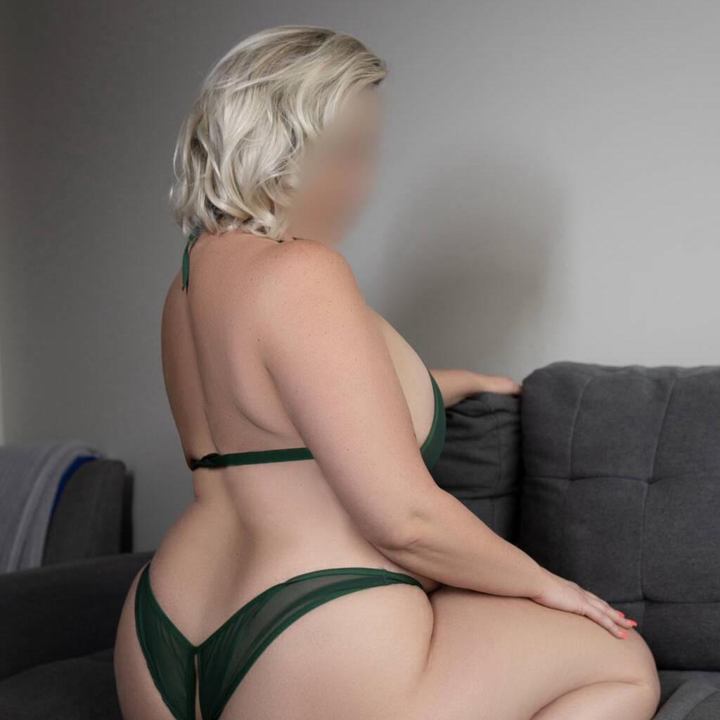 Daisy is Female Escorts. | Grande Prairie | Alberta | Canada | canadatopescorts.com 