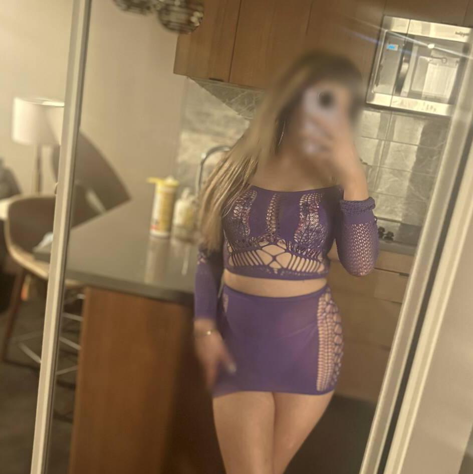 Stella is Female Escorts. | Hamilton | Ontario | Canada | canadatopescorts.com 