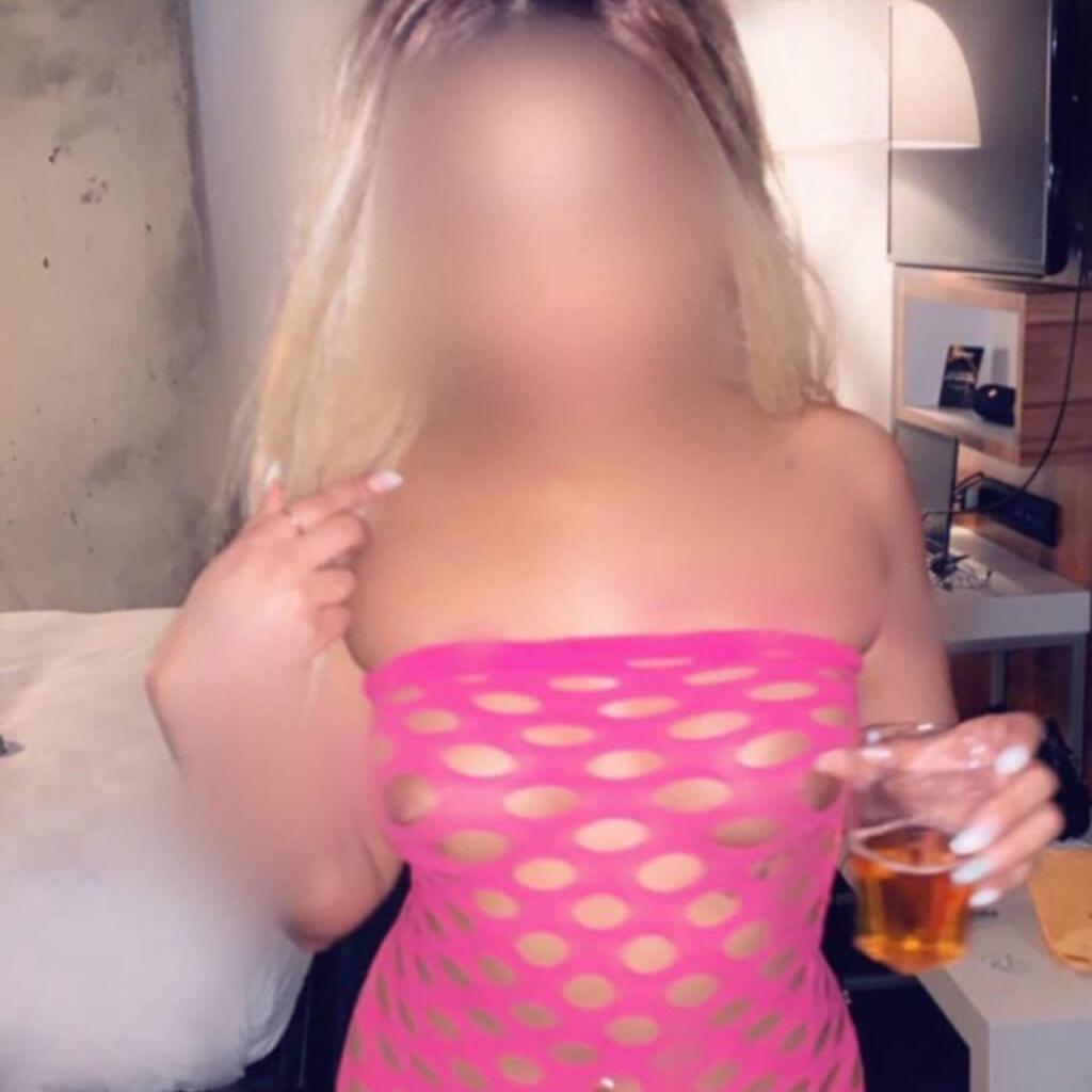 Jasmine is Female Escorts. | Quebec City | Quebec | Canada | canadatopescorts.com 