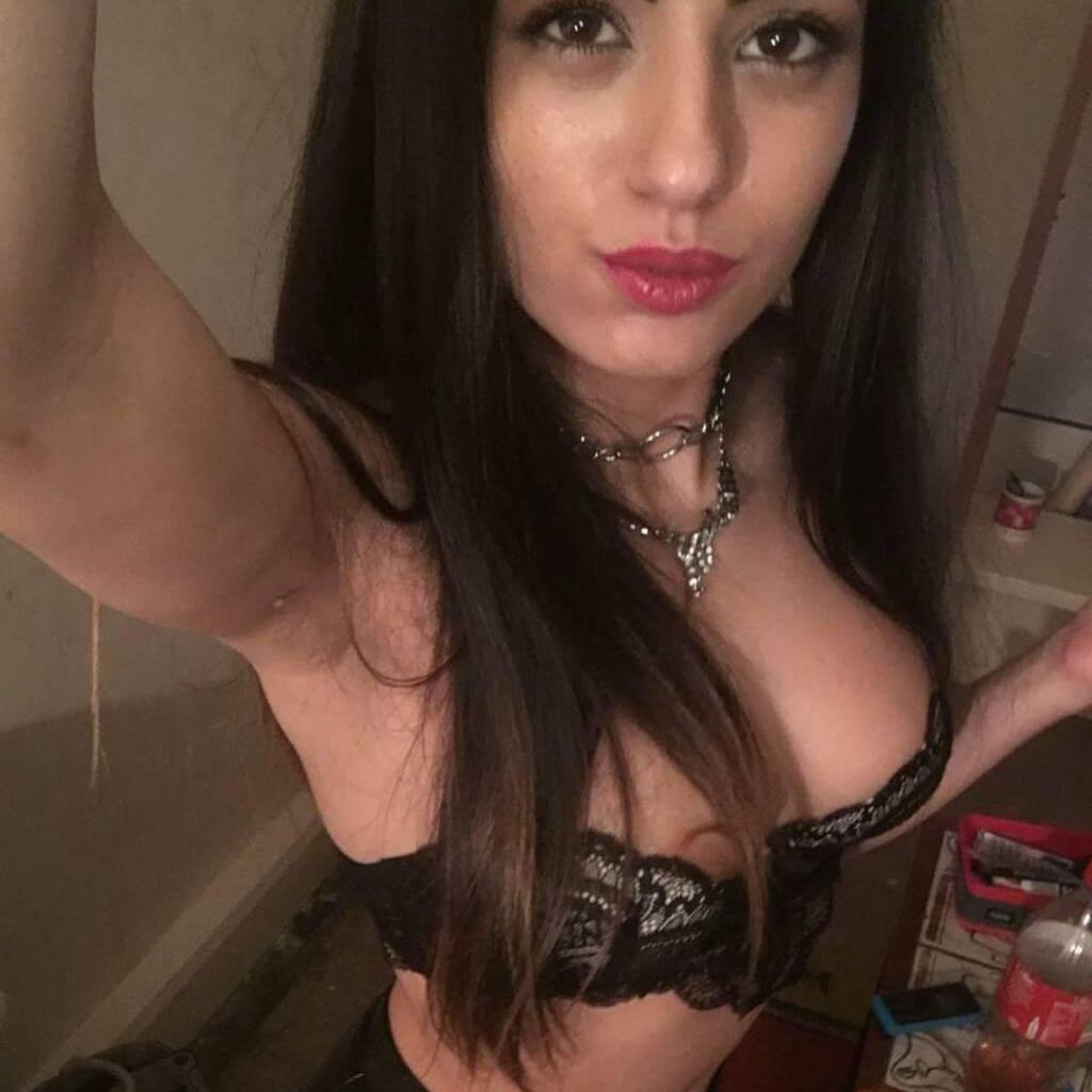 Tanya Kaur is Female Escorts. | Kitchener | Ontario | Canada | canadatopescorts.com 